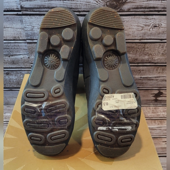 UGG Australia Newberry Waterproof Boots - Picture 7 of 8